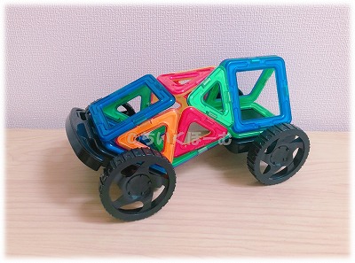 マグフォーマーで作った車